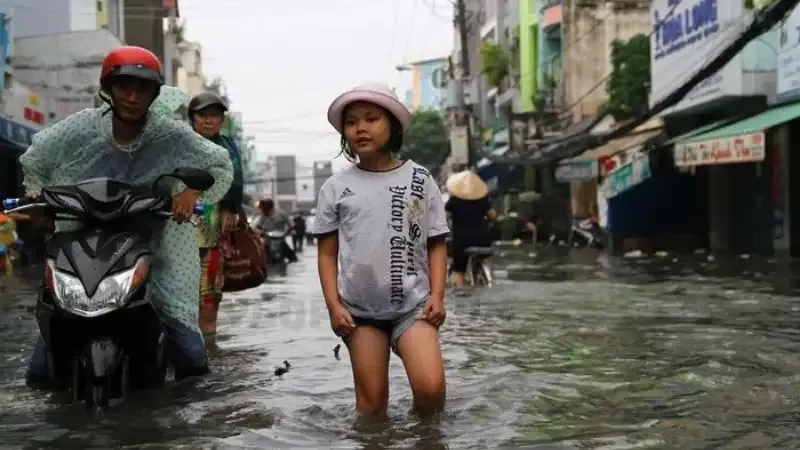 Mơ thấy lội nước trong nhà