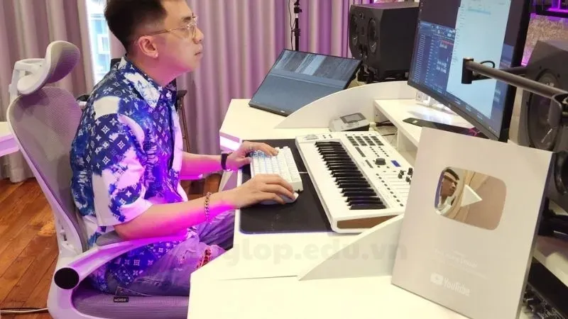 tiểu sử DJ thái hoàng 5