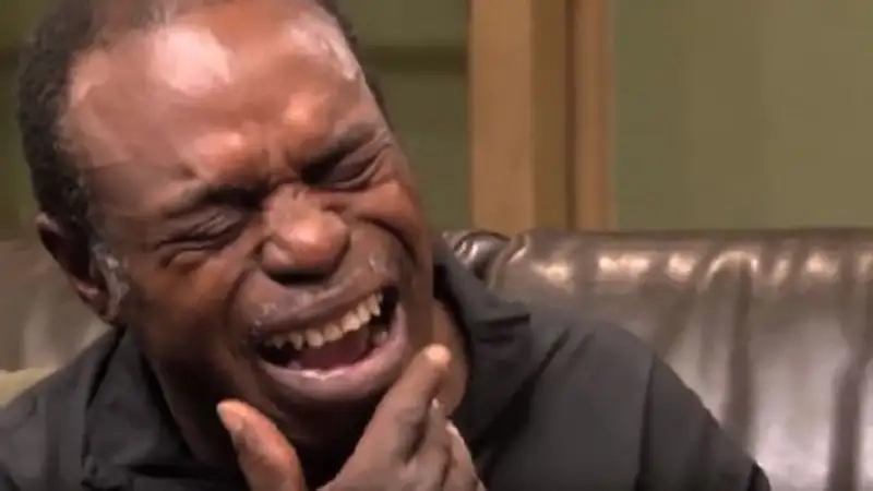 Black guy crying meme thể hiện sự hài hước độc đáo