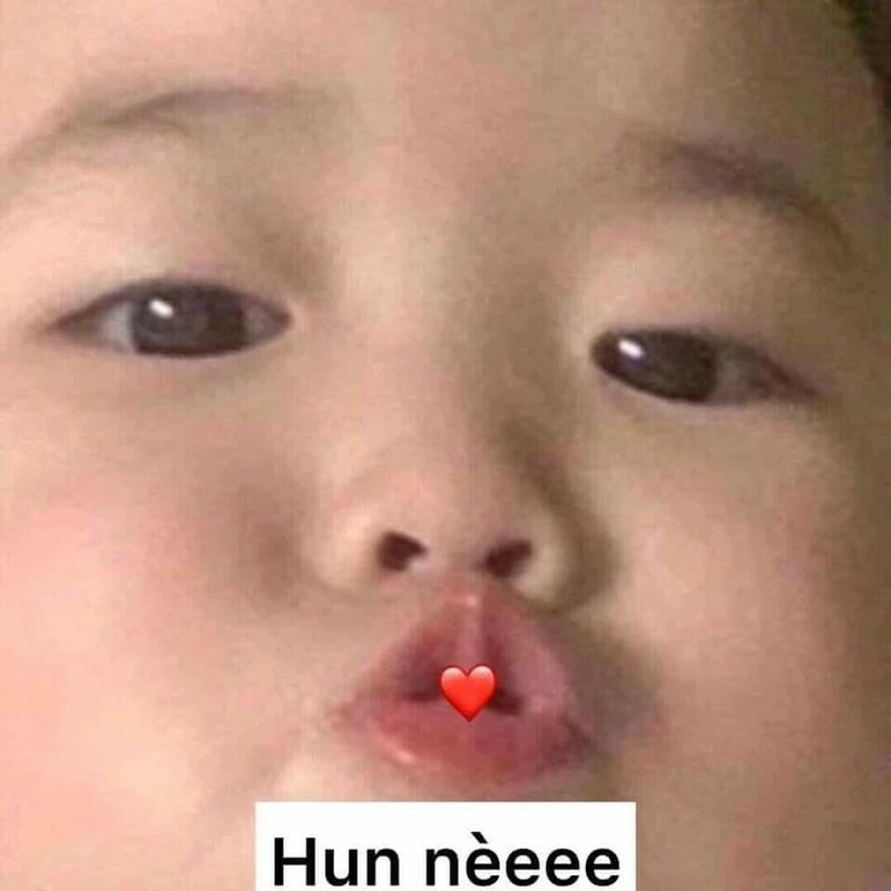 Meme hôn má dễ thương khiến bạn cảm thấy vui vẻ