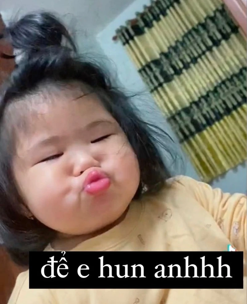 Meme nhẫn cầu hôn thể hiện sự lãng mạn và hài hước