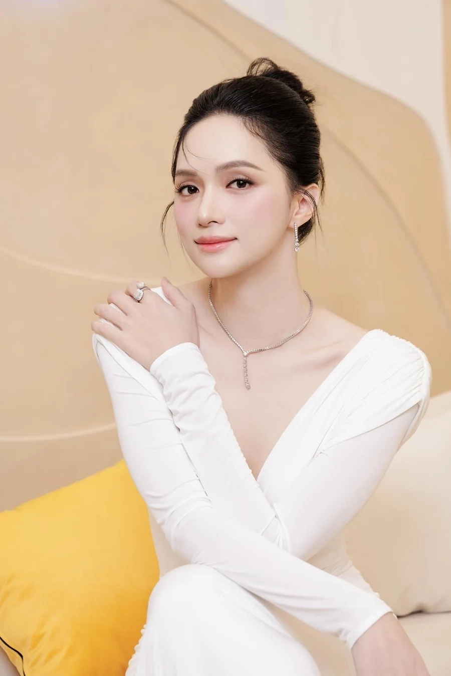 Gigi Hương Giang sinh năm 1992 và đã có nhiều thành công