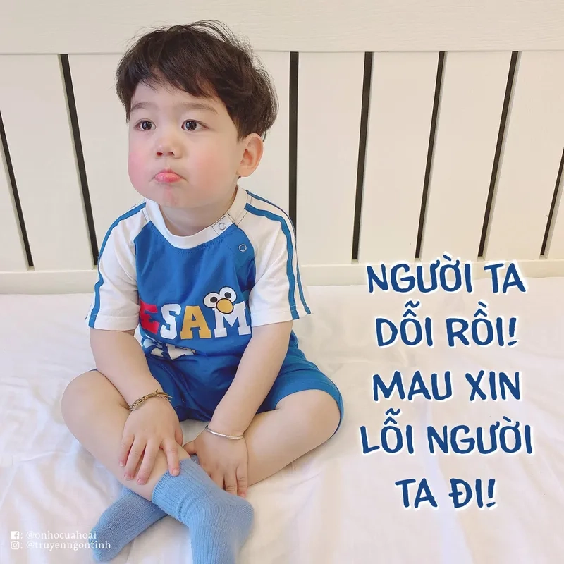 Meme em bé giận thể hiện sự đáng yêu trong cảm xúc