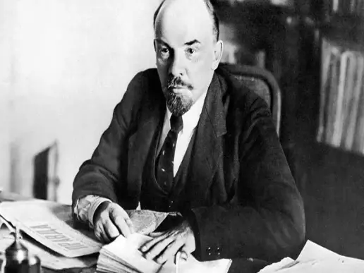 Tóm tắt tiểu sử vị lãnh tụ vĩ đại Vladimir Ilyich Lenin