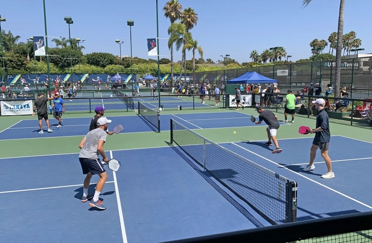 Luật Chơi Pickleball Đánh Đôi: Hướng Dẫn Chi Tiết Từ A-Z