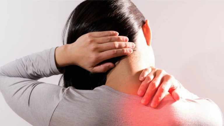 Mẹo Chữa Vẹo Cổ Nhanh và Hiệu Quả Ngay Tại Nhà