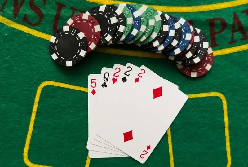 Mẹo tăng cơ hội thắng tại bàn Poker 99OK