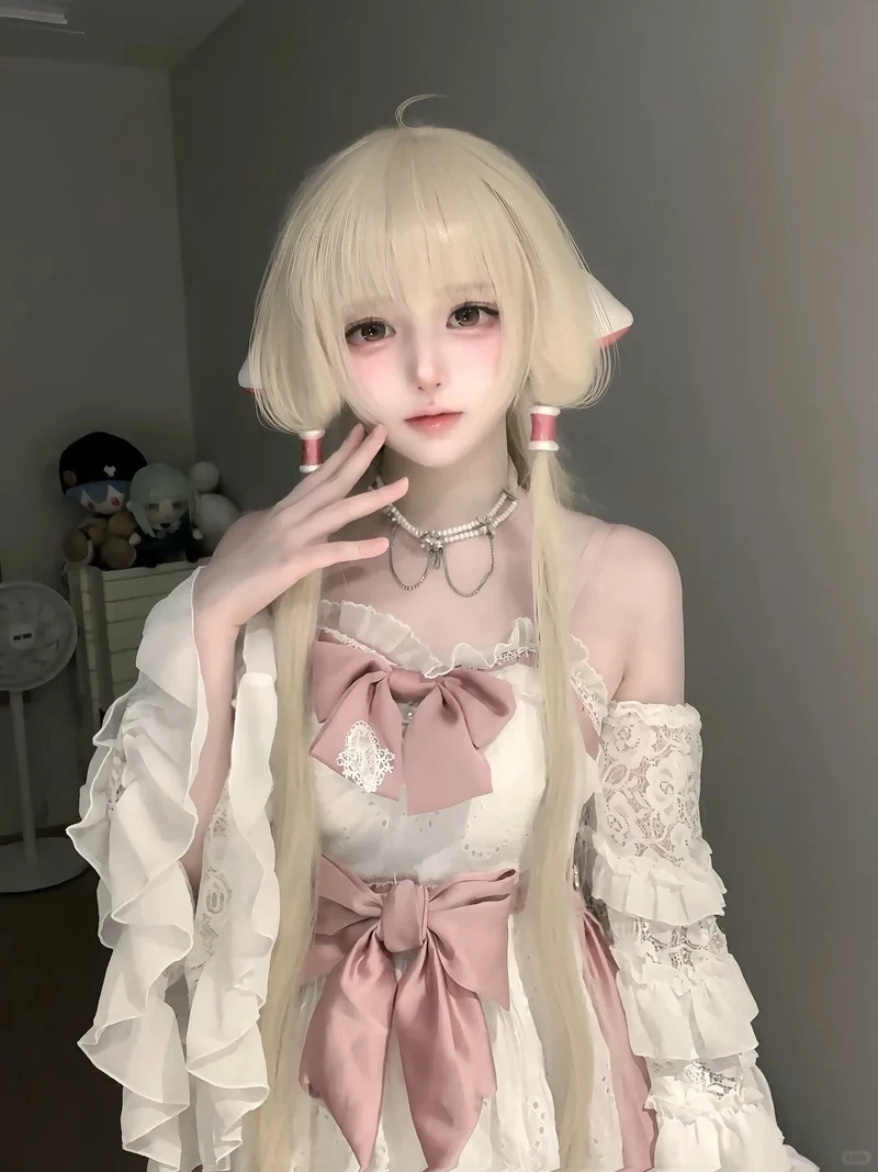 Bộ ảnh gái mặc đồ cosplay trong studio ánh sáng hoàn hảo