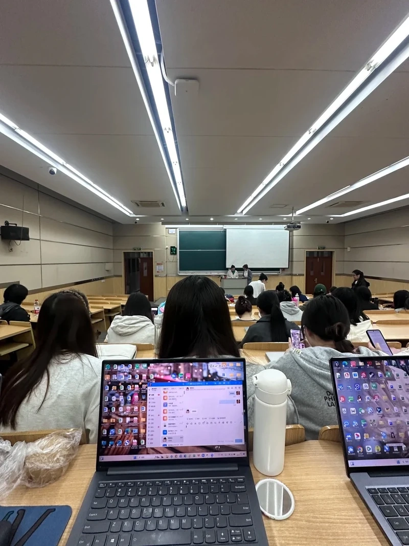 Những kỹ năng cần có khi lên đại học là gì?