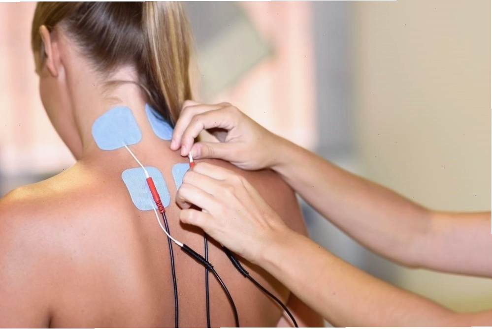 Áp dụng liệu pháp châm cứu có thể hỗ trợ trị vẹo cổ