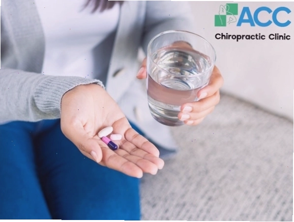 Bàn tay với các khớp ngón tay bị ảnh hưởng bởi bệnh viêm khớp