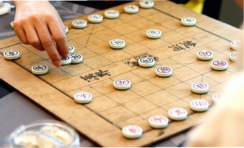Các quân cờ tướng trên bàn cờ