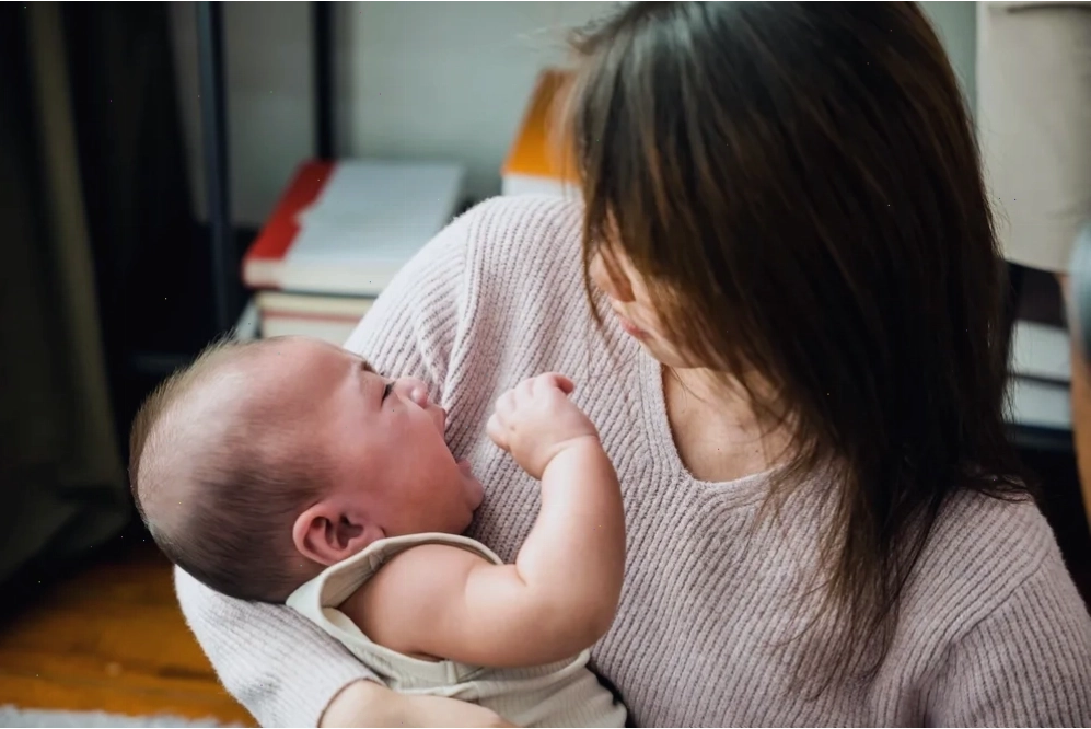 Cách dỗ trẻ sơ sinh khóc