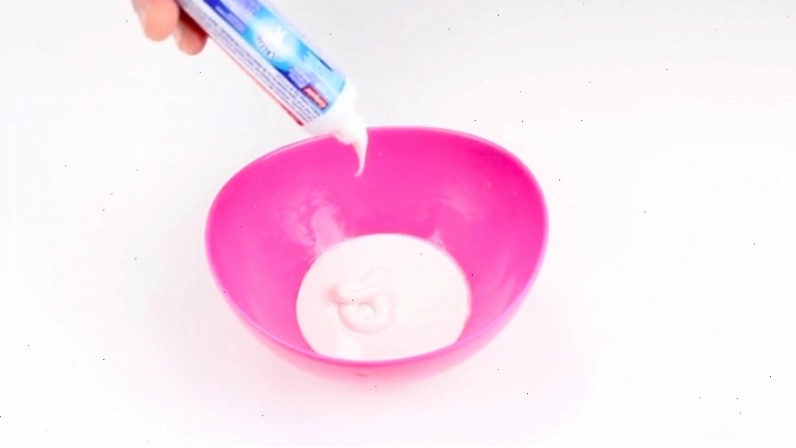 Cách làm slime đơn giản bằng dầu gội và kem đánh răng