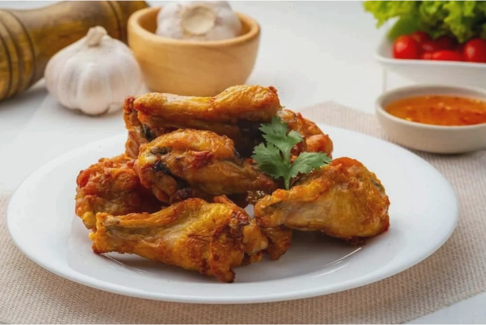 Chiên gà sống cho đến khi vàng giòn