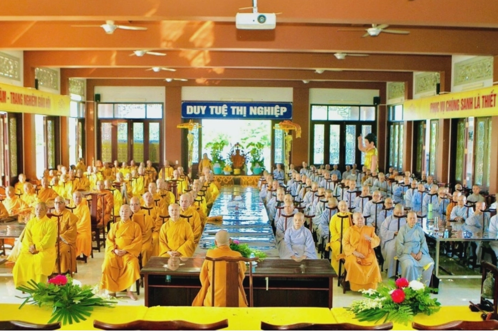 Chư Tăng Ni khu vực phía Bắc thành phố sinh hoạt định kỳ và Bố-tát tụng giới mùa An cư kiết hạ