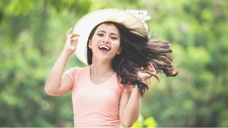 Dưỡng tóc bóng mượt với dầu dừa