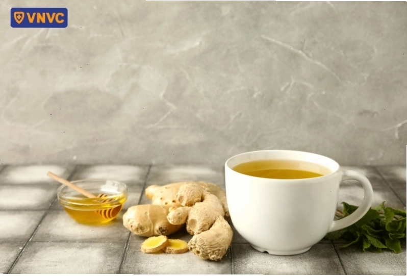 Gừng tươi ngâm mật ong hỗ trợ giảm ho cho trẻ viêm phế quản