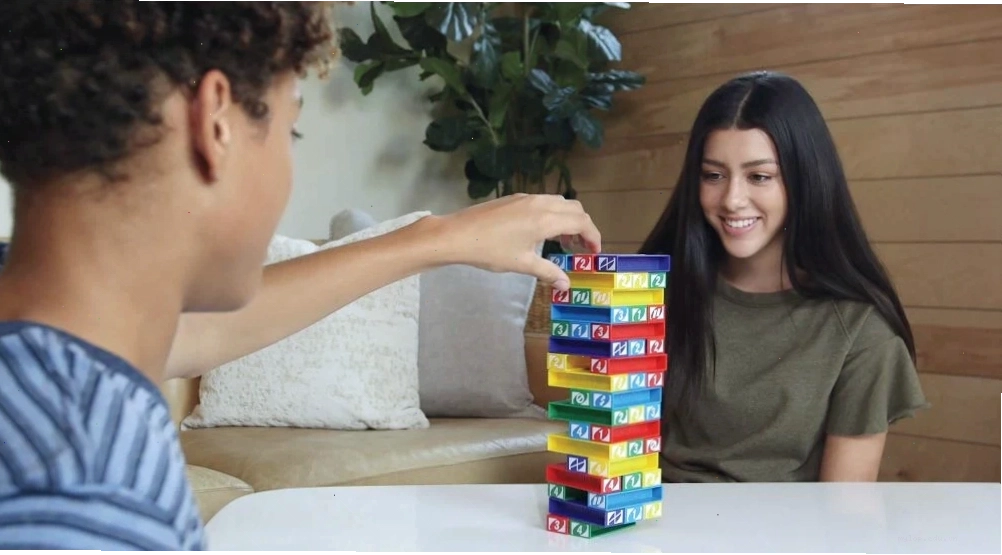 Hướng dẫn cách chơi trò chơi rút gỗ Jenga với xúc xắc
