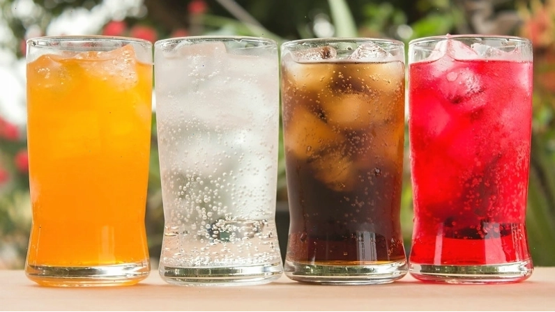 Không nên sử dụng nước ngọt có ga trước khi uống rượu