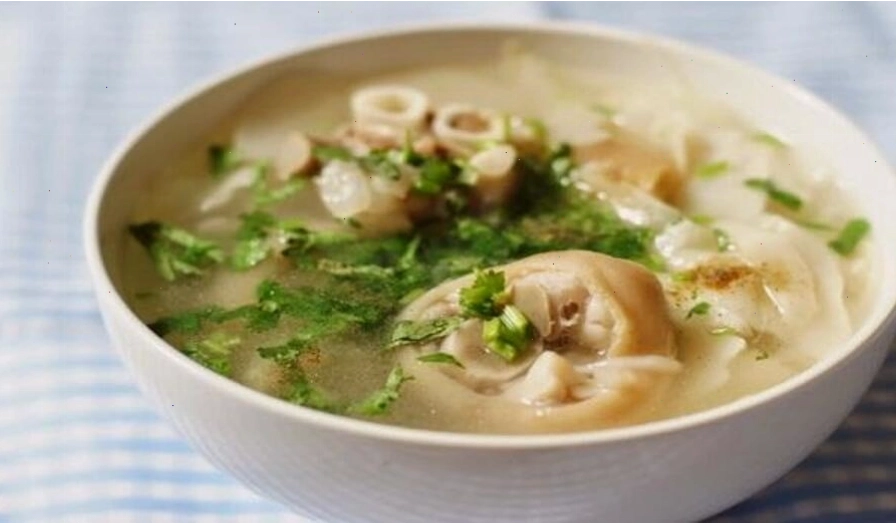 Món đu đủ xanh hầm móng heo là món ăn lợi sữa cho mẹ sau sinh