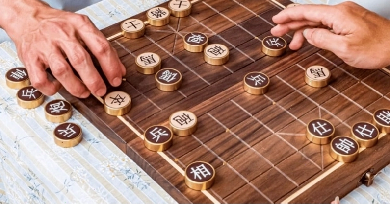 Pháo ăn quân qua quân trung gian
