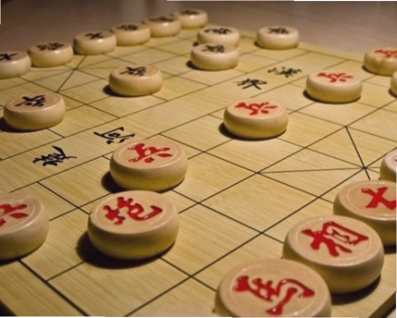 Quân Tượng di chuyển theo đường chéo 2 ô
