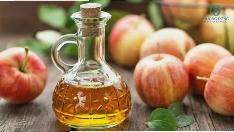 Sử dụng giấm táo pha loãng để làm mát cơ thể và hạ sốt