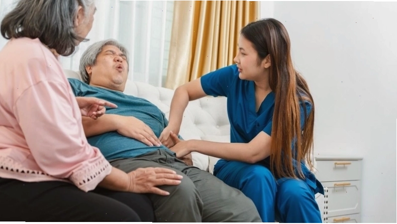 Theo dõi triệu chứng đau bụng đi ngoài nặng và đi khám bác sĩ khi cần thiết