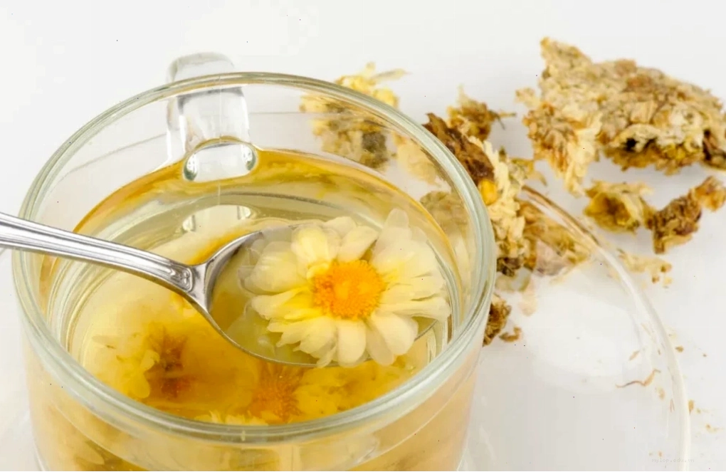 Trà hoa cúc giúp thư giãn và dễ ngủ