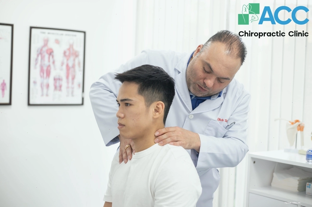 Trị liệu Thần kinh cột sống Chiropractic tại ACC