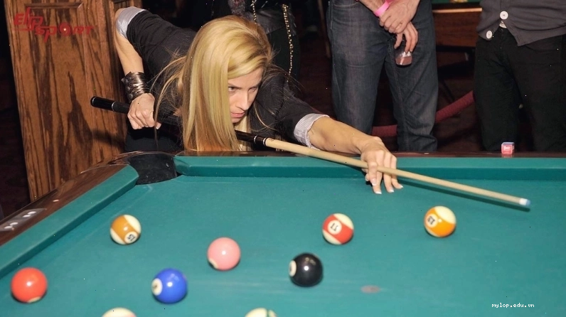 Trong Billiard Straight Pool, mục tiêu của người chơi là đạt được điểm số nhất định