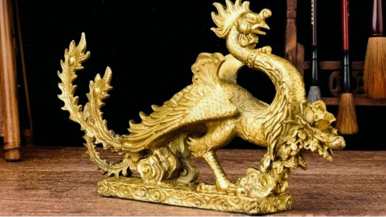Tượng chim phượng hoàng biểu tượng của tình yêu