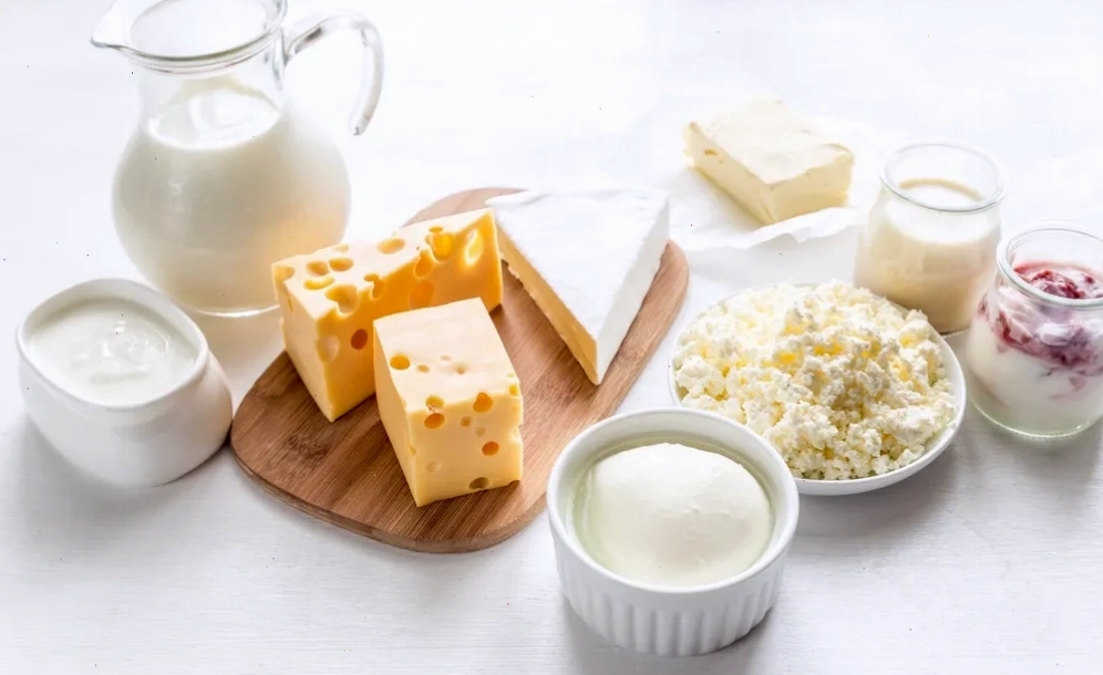Uống sữa trước khi uống rượu giúp bảo vệ dạ dày