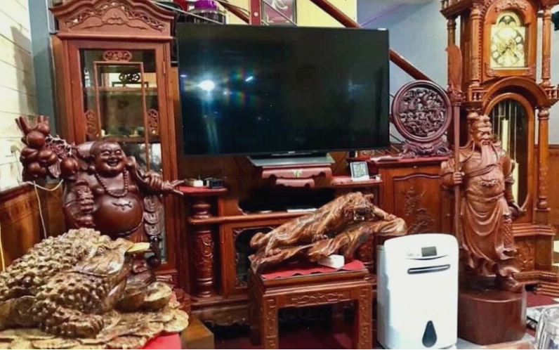 Vị trí đặt tượng Quan Công gần cửa ra vào để trấn giữ