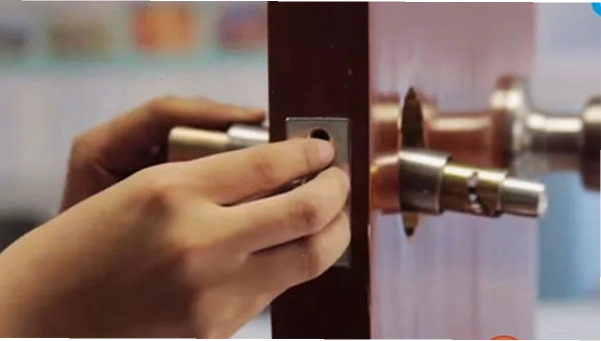 Dấu hiệu nhận biết cần thay thế ổ khóa cửa tay gạt mới
